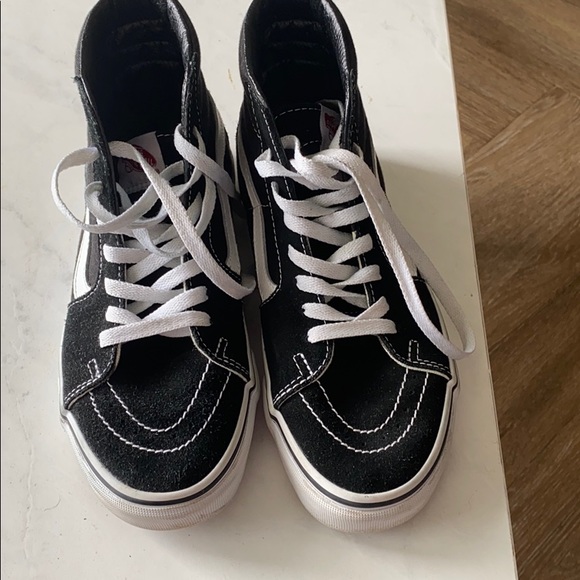 Vans - Picture 2 of 4